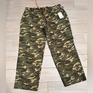 Walker Hayes Camouflage Men's Pants 2XL NEW WITH TAGS has pockets